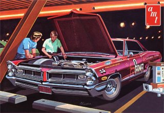 AMT 1965 Pontiac Grand Prix Show and Go Model Kit 1/25
