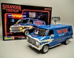 Revell - Stranger Things 1977 GMC Squawk Van 1/25